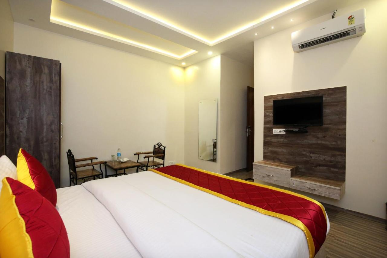 Oyo 9159 Hotel Royal Woodslark Zirakpur المظهر الخارجي الصورة