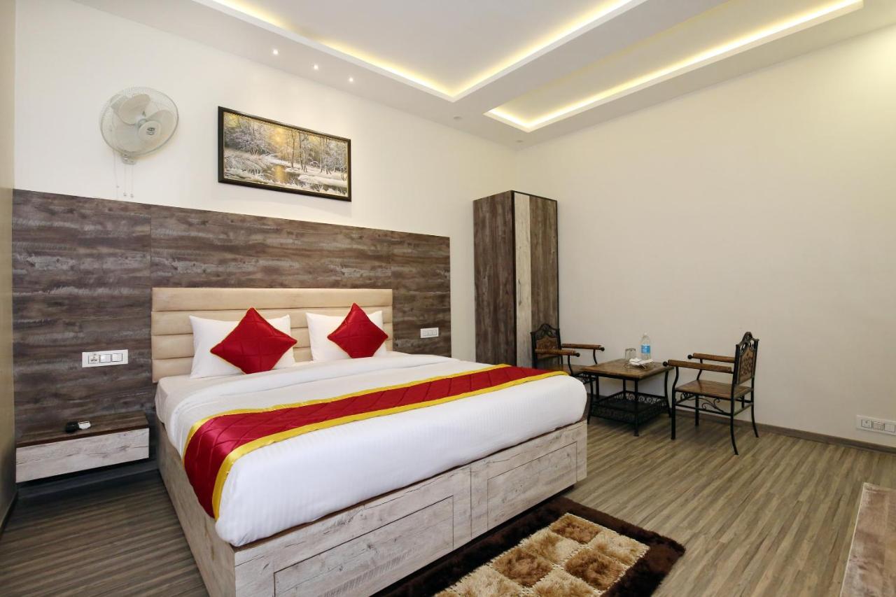 Oyo 9159 Hotel Royal Woodslark Zirakpur المظهر الخارجي الصورة
