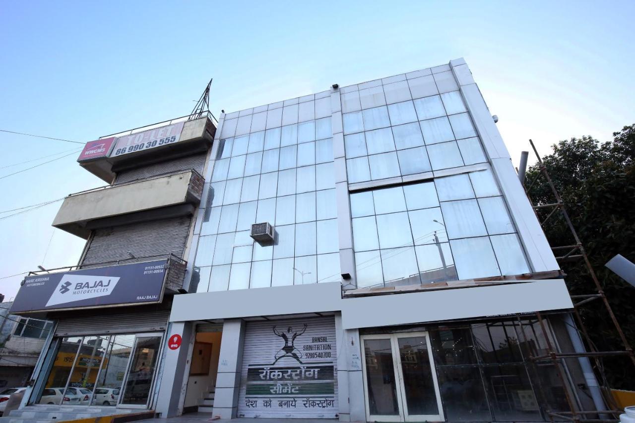 Oyo 9159 Hotel Royal Woodslark Zirakpur المظهر الخارجي الصورة