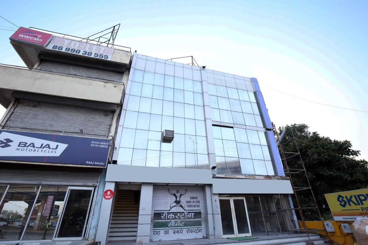 Oyo 9159 Hotel Royal Woodslark Zirakpur المظهر الخارجي الصورة